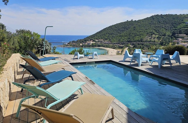 VILLA COLOMBA - FRENTE AL MAR- 4 ****
