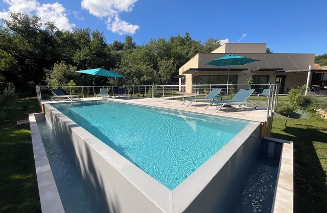 Villa Contemporaine Avec Piscine . Le 210