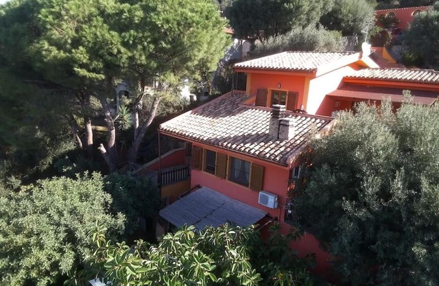 Villa con giardino vista mare