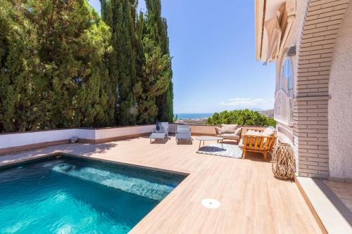 Villa con Piscina y vistas al mar