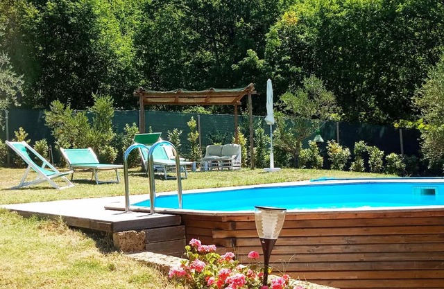 Villa con Piscina 10 Posti Letto, L'Oliveta Di Rivalto