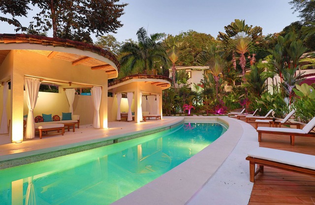 Villa Congo, RainForest Sanctuary in Manuel Antonio, 2 Bedroom with Huge pool