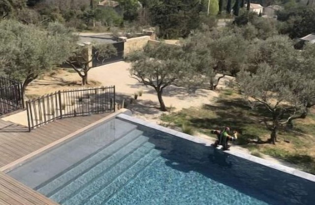 Villa Contemporaine en Provence, vue Exceptionnelle sur le Pont du Gard