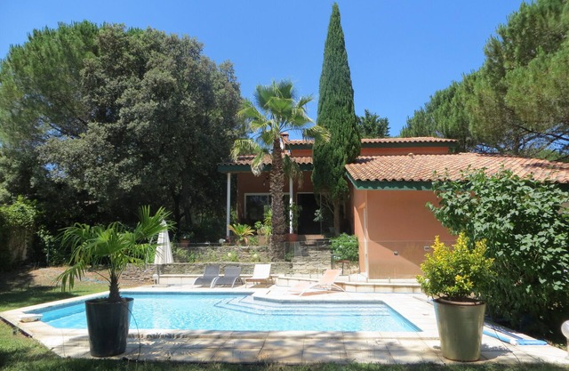 Villa Contemporaine Dans Garrigue Proche DE Nimes