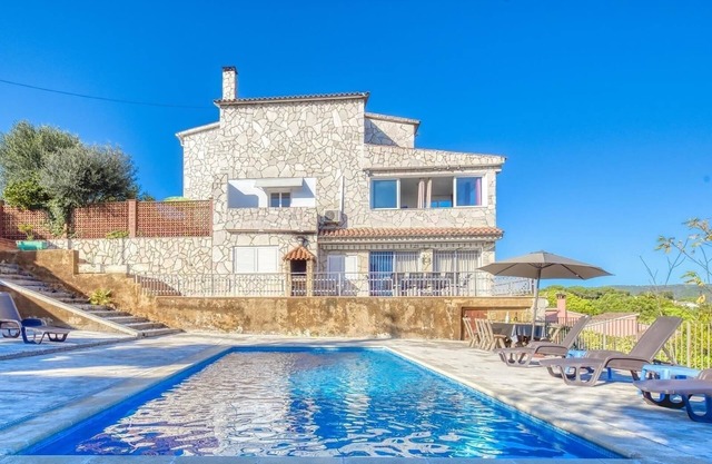 Villa "Costacabana - Abigail" con vistas al mar, piscina privada y Wi-Fi