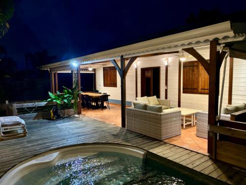 villa créole avec piscine privée