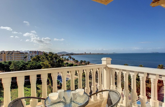 Apartamento con vistas al mar, wifi, piscina comunitaria