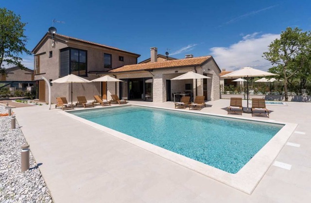 Villa Curitico with pool, sauna, whirlpool