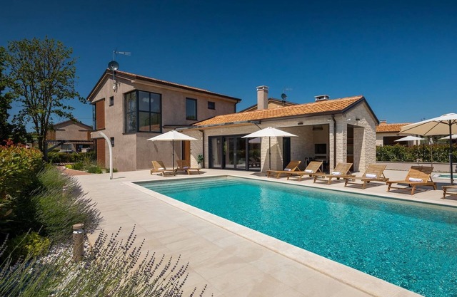 Villa Curitico by Villas Guide
