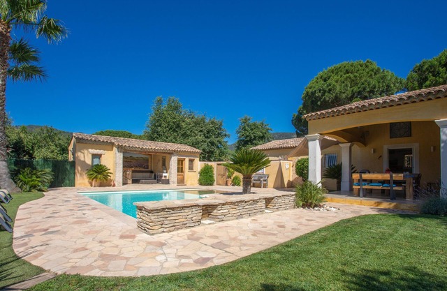 Villa 'D'Amour' con terraza privada, Wi-Fi y aire acondicionado