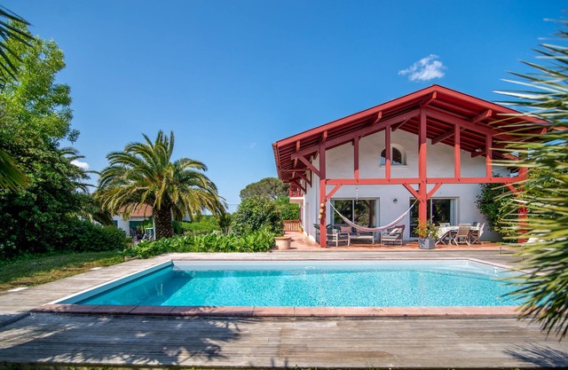 Villa Arcangues neo-vasca, piscina y palmeras a 10 minutos de Biarritz.