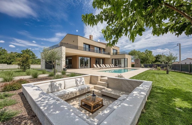 Villa D&L Deluxe in Kringa