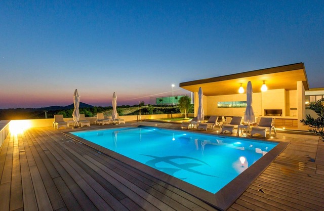 Villa Dalma Platinum - Villa de 5 dormitorios - Sauna - Cancha de tenis - Gimnasio - Entorno rural