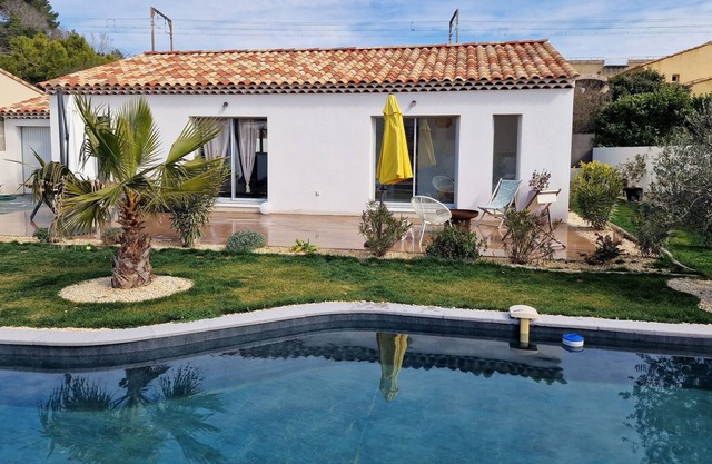 Villa de Charme à Saint-chamas au Bord de L'étang