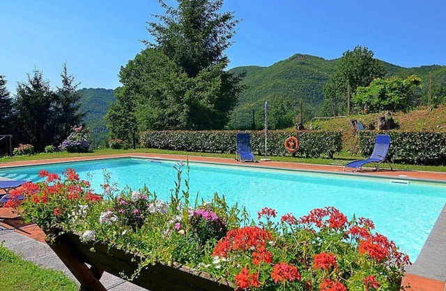 Villa delle Camelie B: A characteristic and welcoming apartment that covers the entire top floor of a villa surrounded by the greenery, with Free WI-FI.