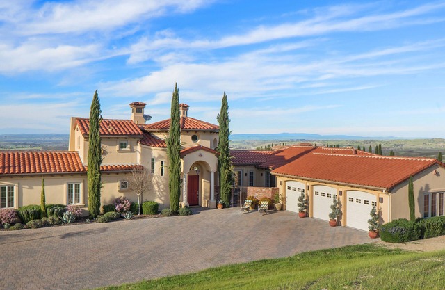 Villa de Lucca - Un viñedo y lugar para bodas