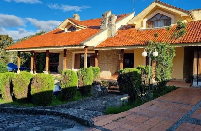 Villa de Lujo a 15 minutos del Centro Histórico de Cuenca