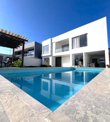 Villa de Lujo con Piscina Privada y BBQ, Cerca al Mar - Casa Abigail