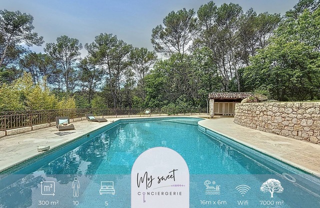 Villa de Luxe au Style Provençal, Piscine, vue Dominante sur la Nature