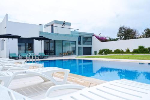 Villa de Luxe à Casablanca Piscine Privée Fibre 100 Mbps Netflix et YouTube Premium