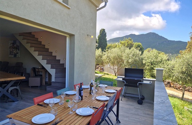 Villa de Standing Spacieuse et Confortable Entre Saint-florent et Bastia
