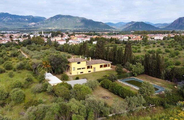 Villa degli ulivi con piscina