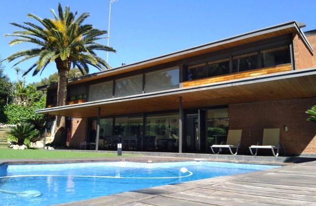 VILLA DEL BOSQUE