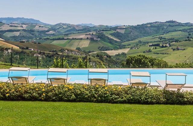 Villa delle Rose con piscina en las colinas de Piceno, a 20 minutos de las playas de Cupra Marittima