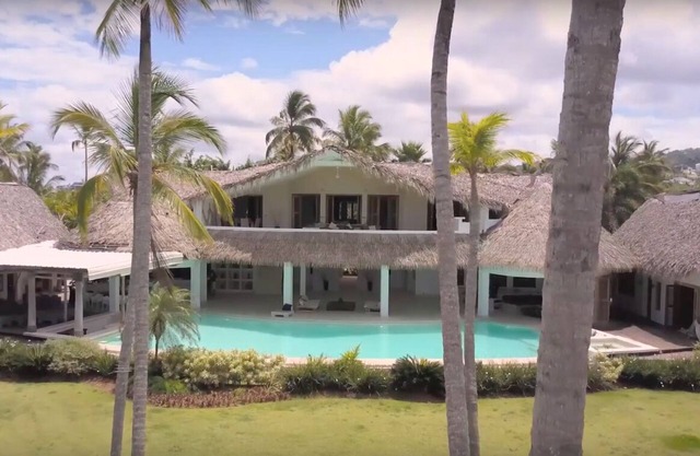 Villa de lujo en la playa con 13 habitaciones, 16 baños, piscina, jacuzzi, ..