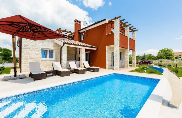 Villa Delle Rondini in Central Istria with Whirlpool and Sauna for 8 persons