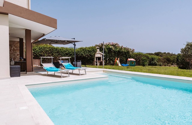 Villa 'Delle Viole' con piscina privada, Wi-Fi y aire acondicionado
