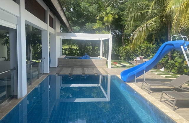 Villa Hermosa , Guavaberry