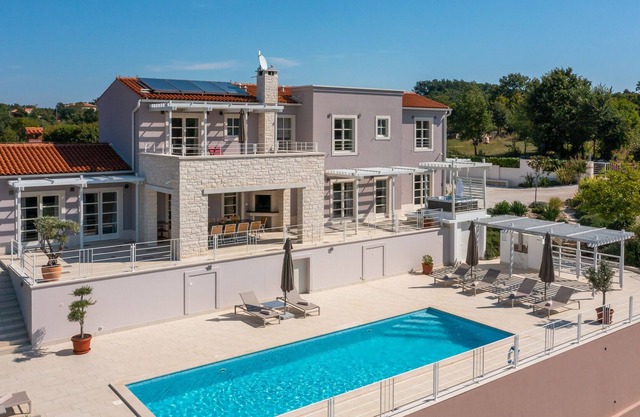 Villa Design Aqua nearby Pula – Crovillas GmbH