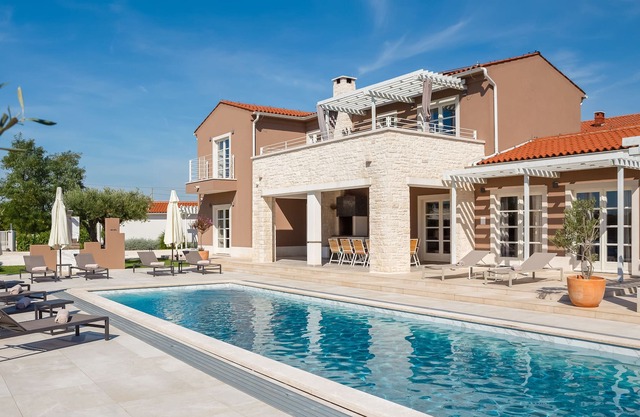 Villa Design Terra nearby Pula – Crovillas GmbH