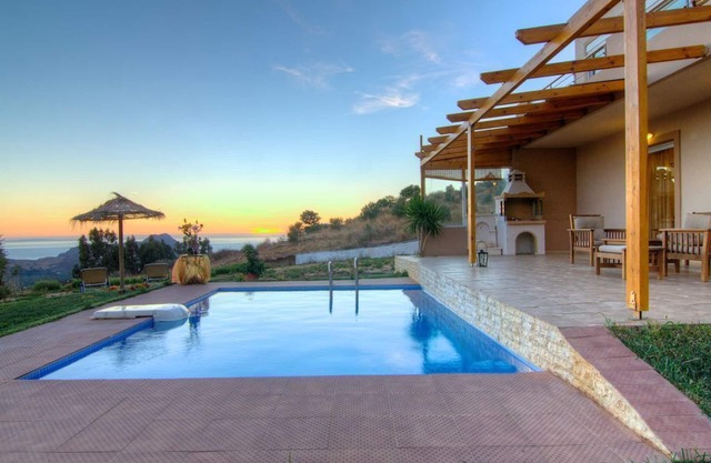 Villa Despina 2 con piscina privada y jardín / sauna.