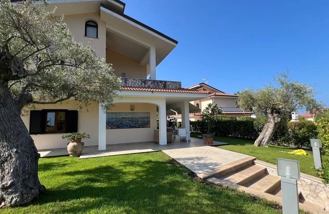 Villa 'Diamante' con vistas al mar, Wi-Fi y aire acondicionado