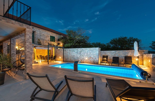 Villa Didovi snovi with heated pool