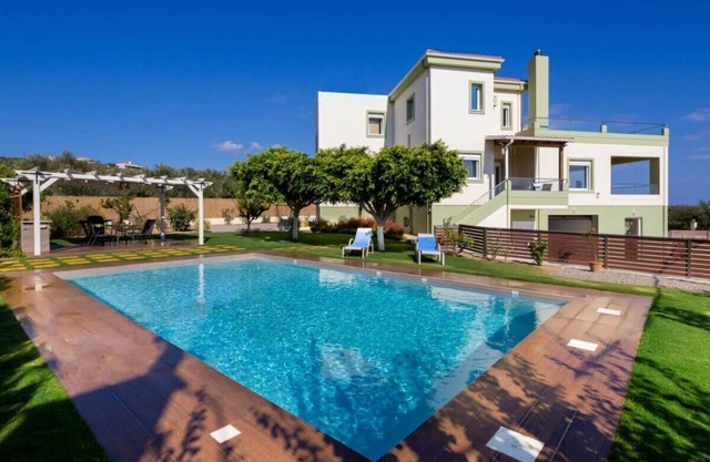 Villa Dimokratia - Private Pool, Sea View.