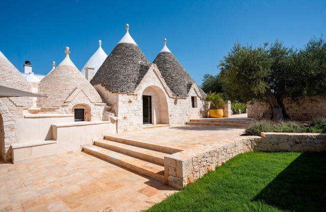 Villa 'Dimora Dormio' con Piscina Privada, Wi-Fi y Aire Acondicionado