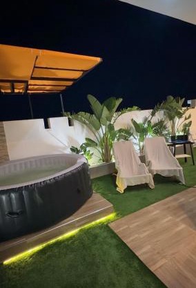 Villa Dineri mit Jacuzzi Yassmine Hammamet
