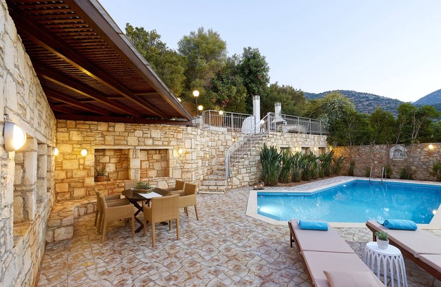 Villa Dioni - Only 600m from the beach