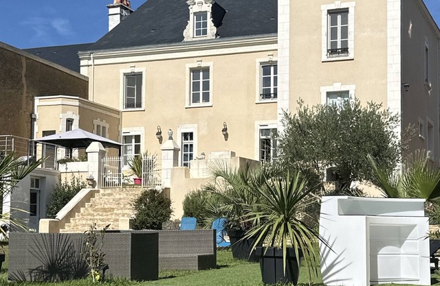 Villa 'Domaine Haut De Gamme' with Private Terrace, Shared Garden and Wi-Fi