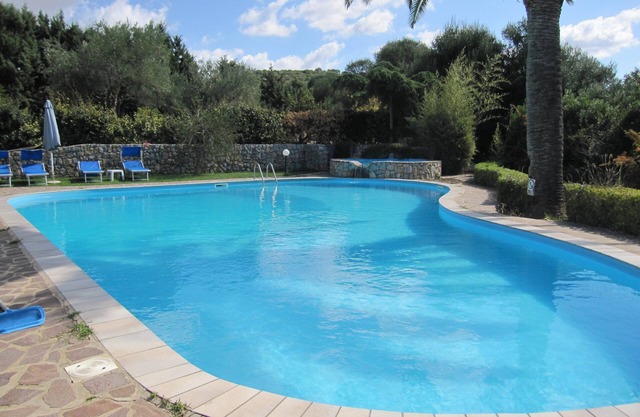 Villa Donzell, 14m piscina privada y jacuzzi, amplio jardín, zona de juegos infantil