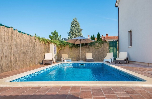 Holiday House Dora - family only