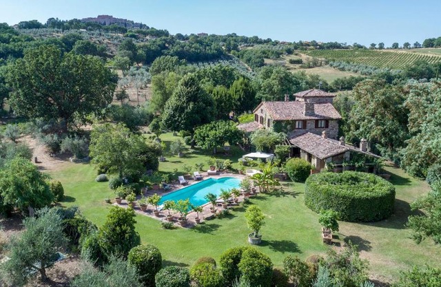 VILLA DUE VIGNE 8, Emma Villas