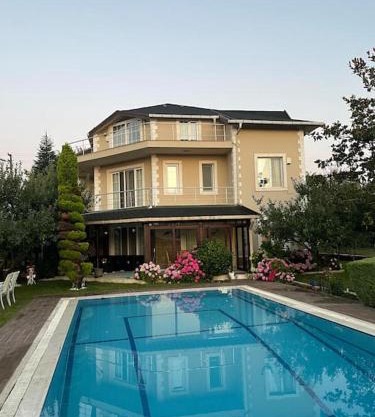 Villa Elegance