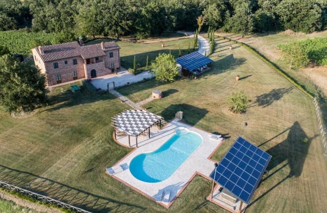 Villa with private pool and stunning view in Val di Chiana