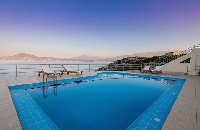 Villa Elion con piscina, impresionantes vistas al mar y a la montaña y total privacidad
