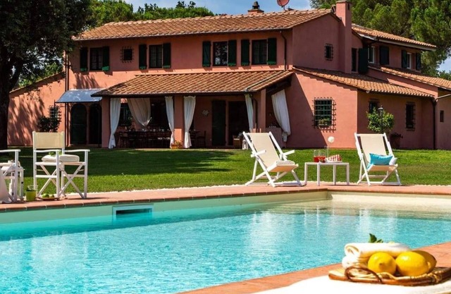 VILLA ELISA