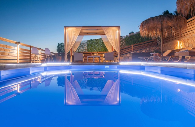 Villa Elisavet, a traditional retreat with pool